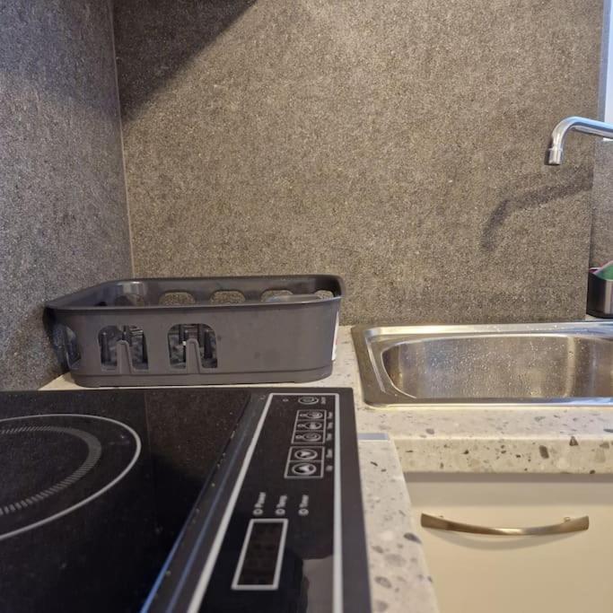 Chic Apt Near Acropolis - Avdi Square Athen Exterior foto